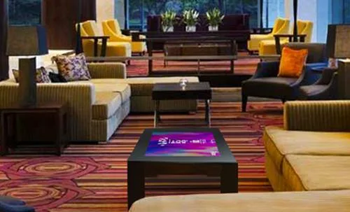 touchscreen-lobby-table